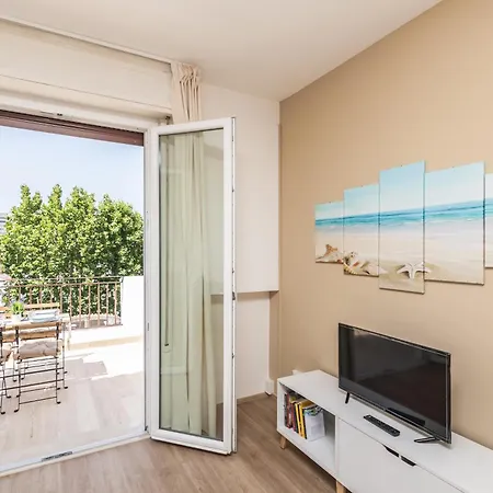 Διαμέρισμα Terrazza Privata Sulla Darsena - 8 Min Dal Mare *