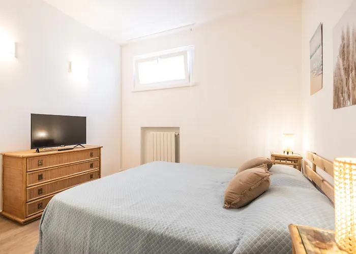 Daire Appartamento Con Vista Darsena Da Sogno- 8 Min Spiaggia -Ac